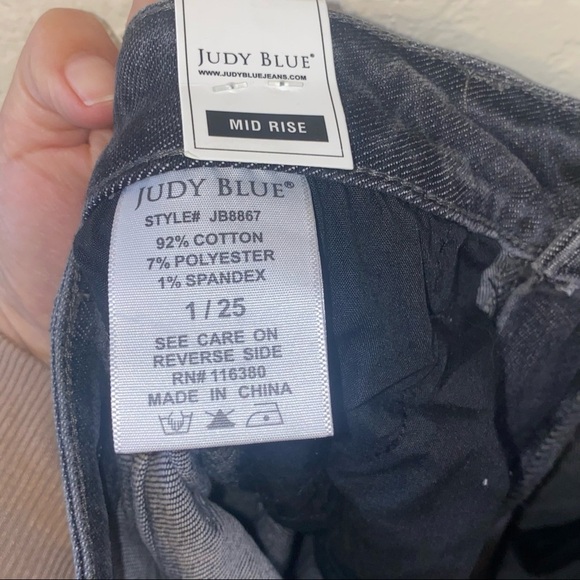 Judy Blue Black Bleach Splatter Destroyed Boyfriend Jeans - Picture 13 of 14